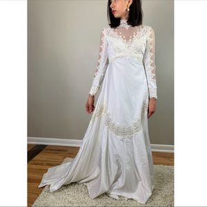 William Cahill Vintage 70's Ivory Satin Long Sleeve Lace Detail Wedding Dress S